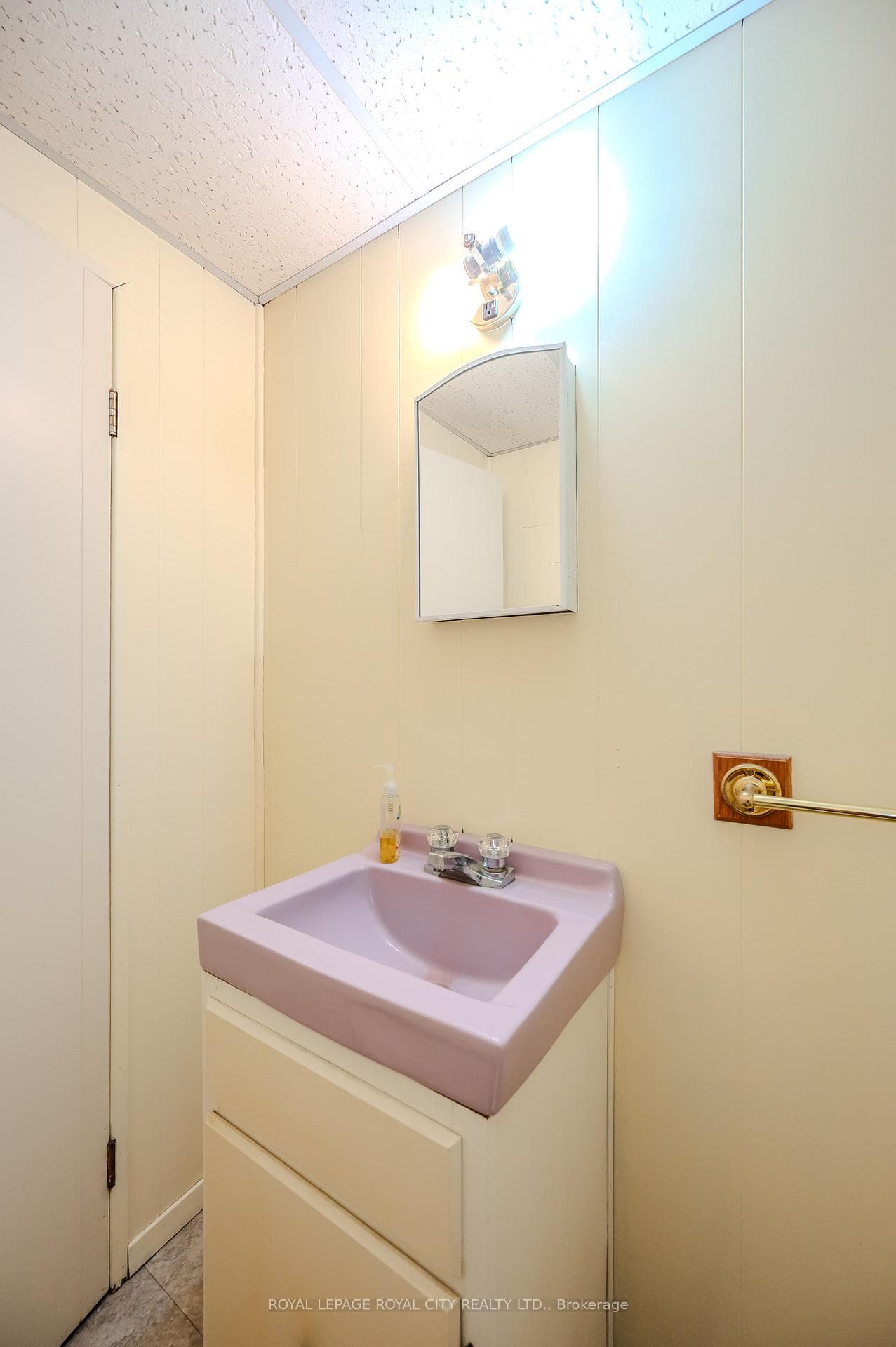 120 Weaver Street photo 21