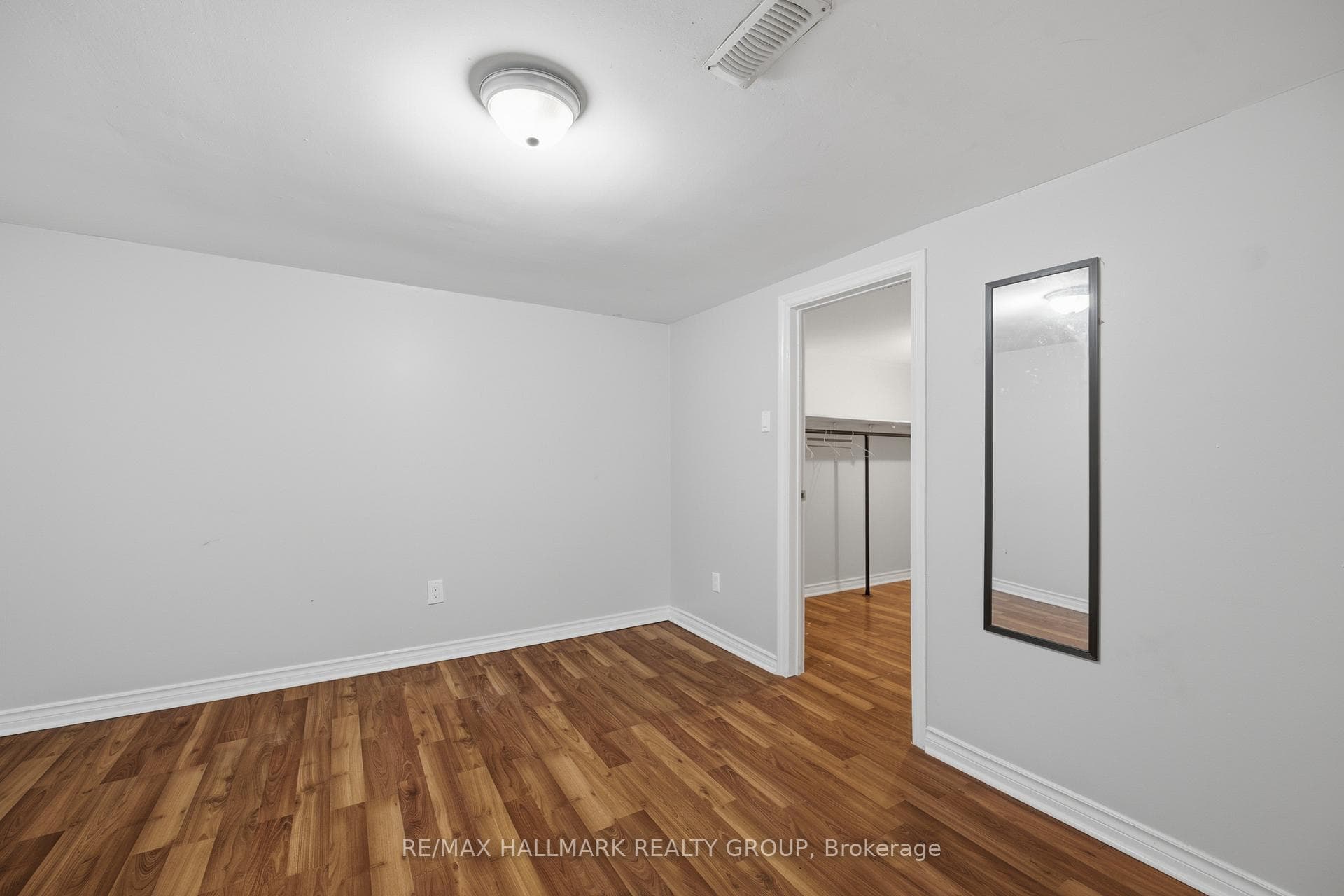 45 Hilliard Avenue photo 33