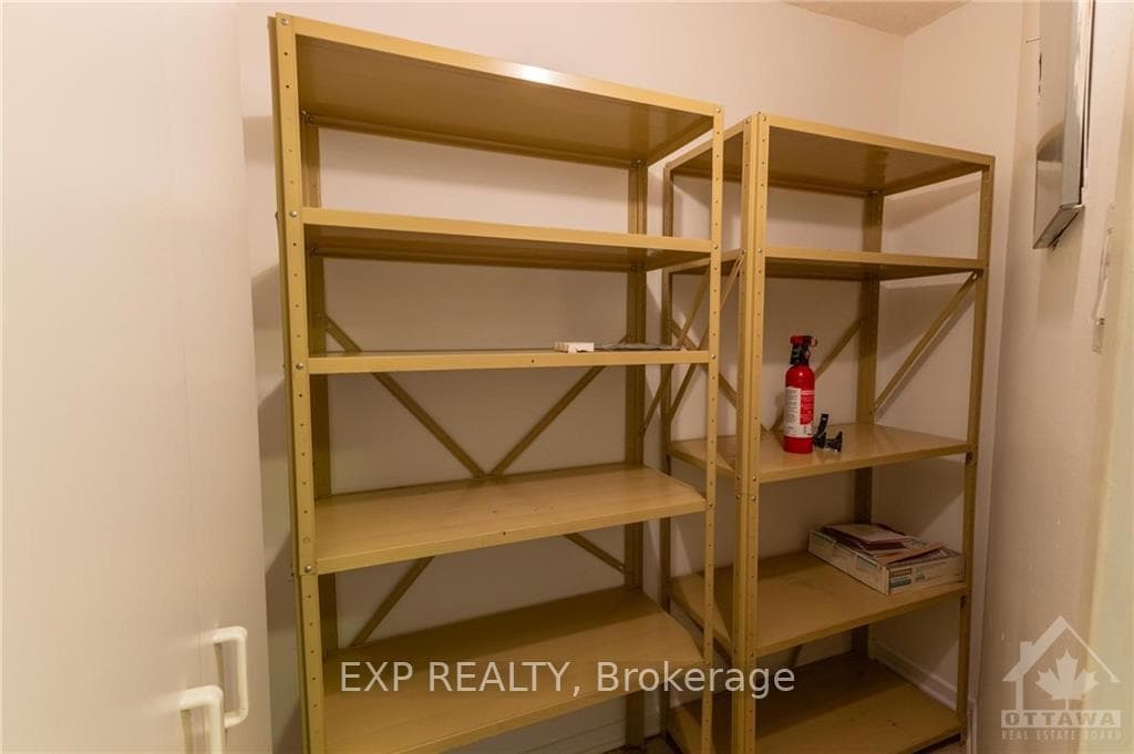 1380 PRINCE OF WALES Drive Unit 1002 photo 17