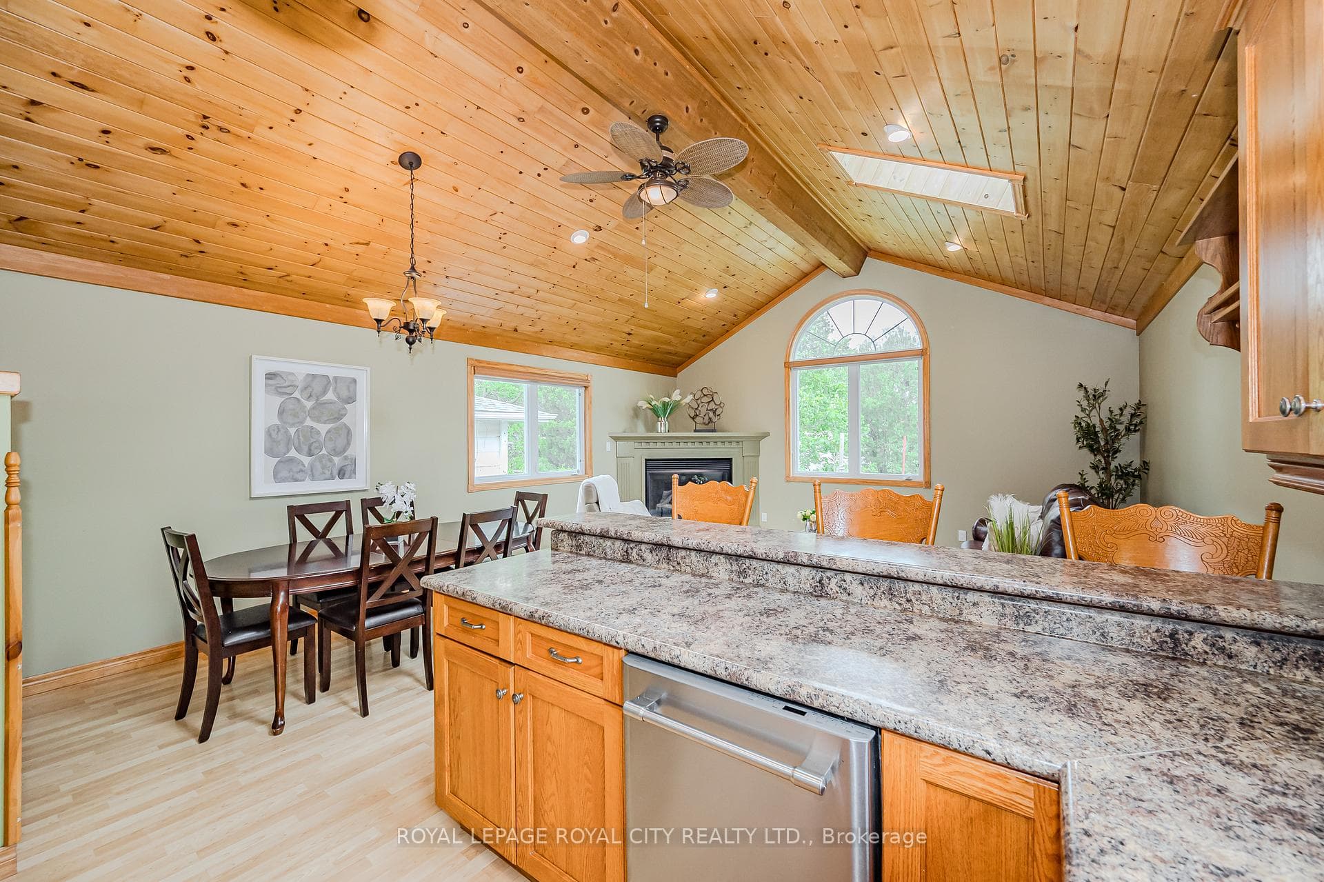 72 Essex Street photo 11