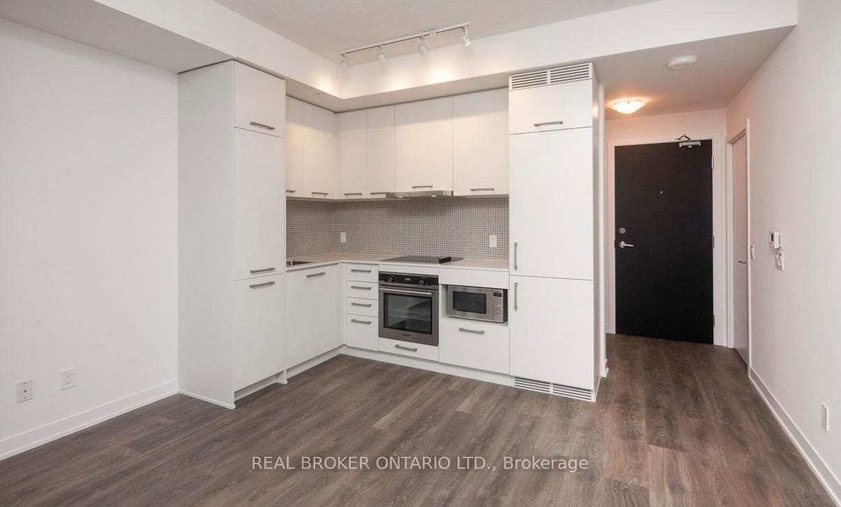 87 Peter Street Unit 3308 photo 4