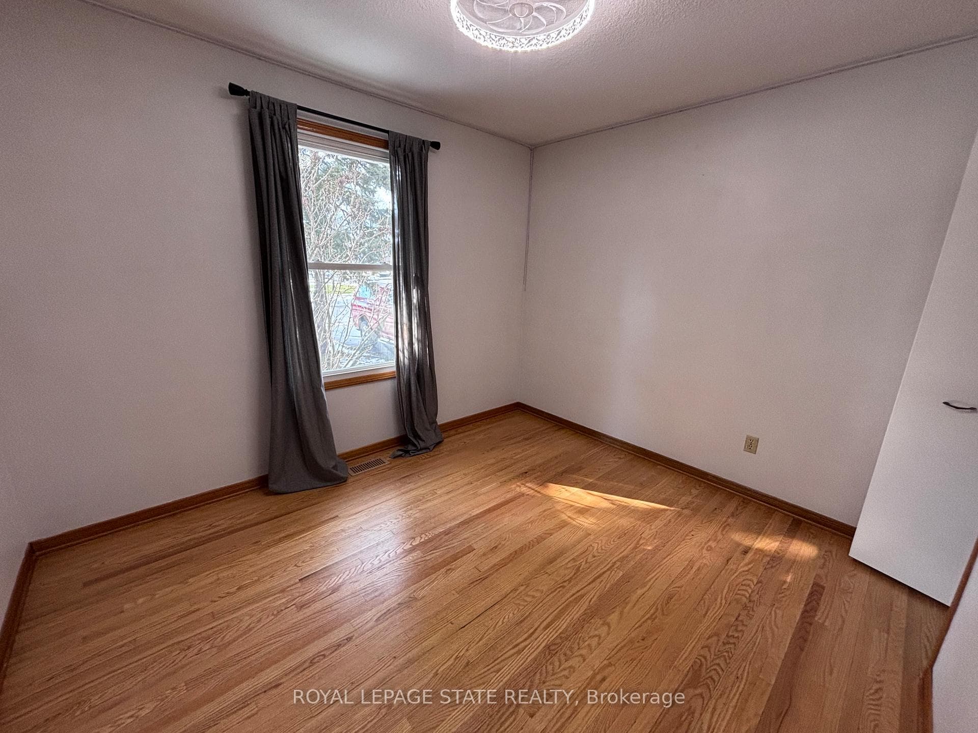 5030 Hartwood Avenue photo 12