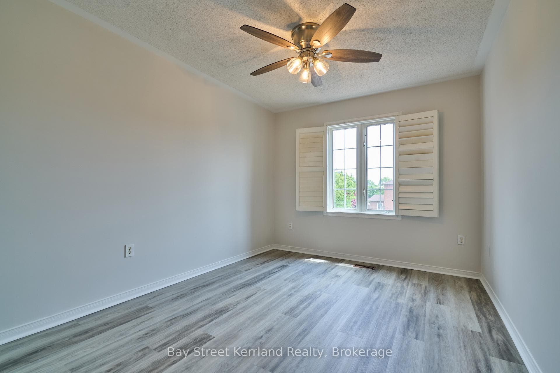 425 Ravineview Way photo 16