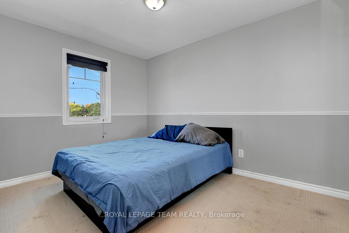 3865 STRANDHERD Drive photo 32