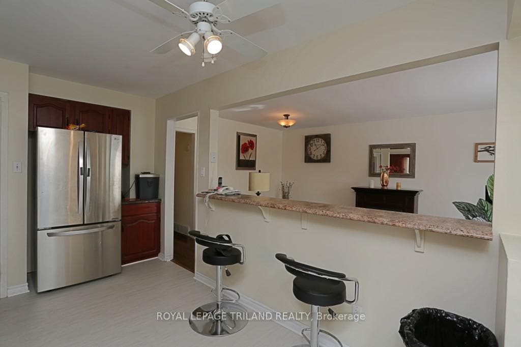 89 Renny Crescent photo 9