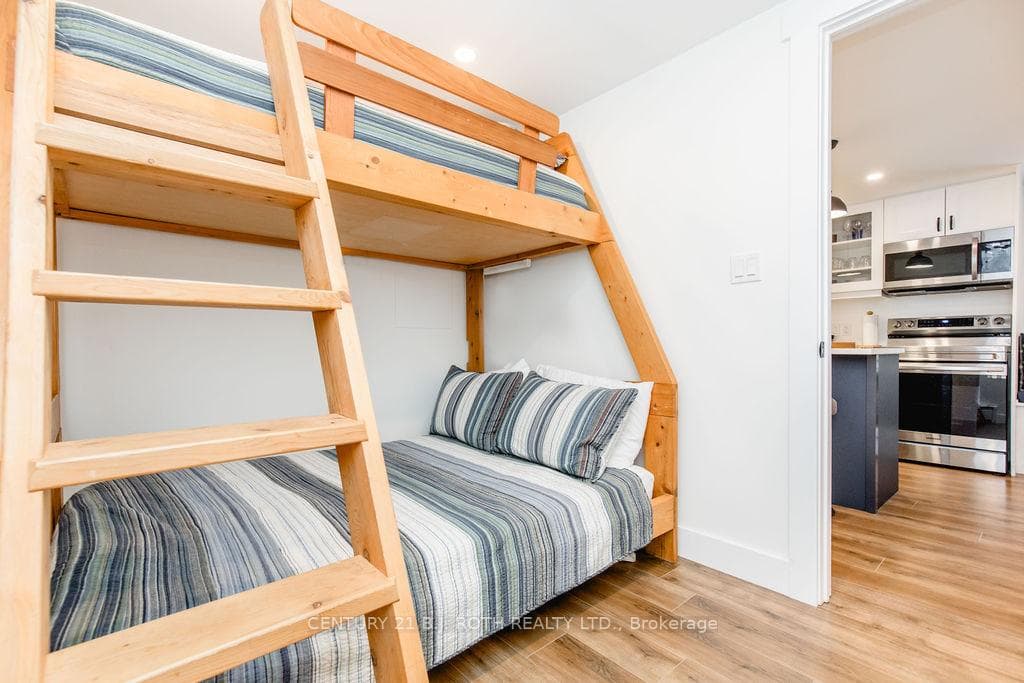 12 Domar Road photo 13