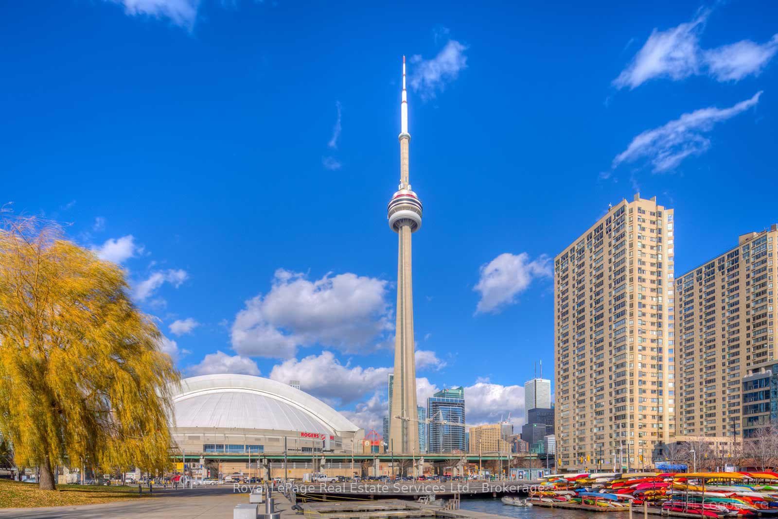 260 Queens Quay Unit 1704 photo 1