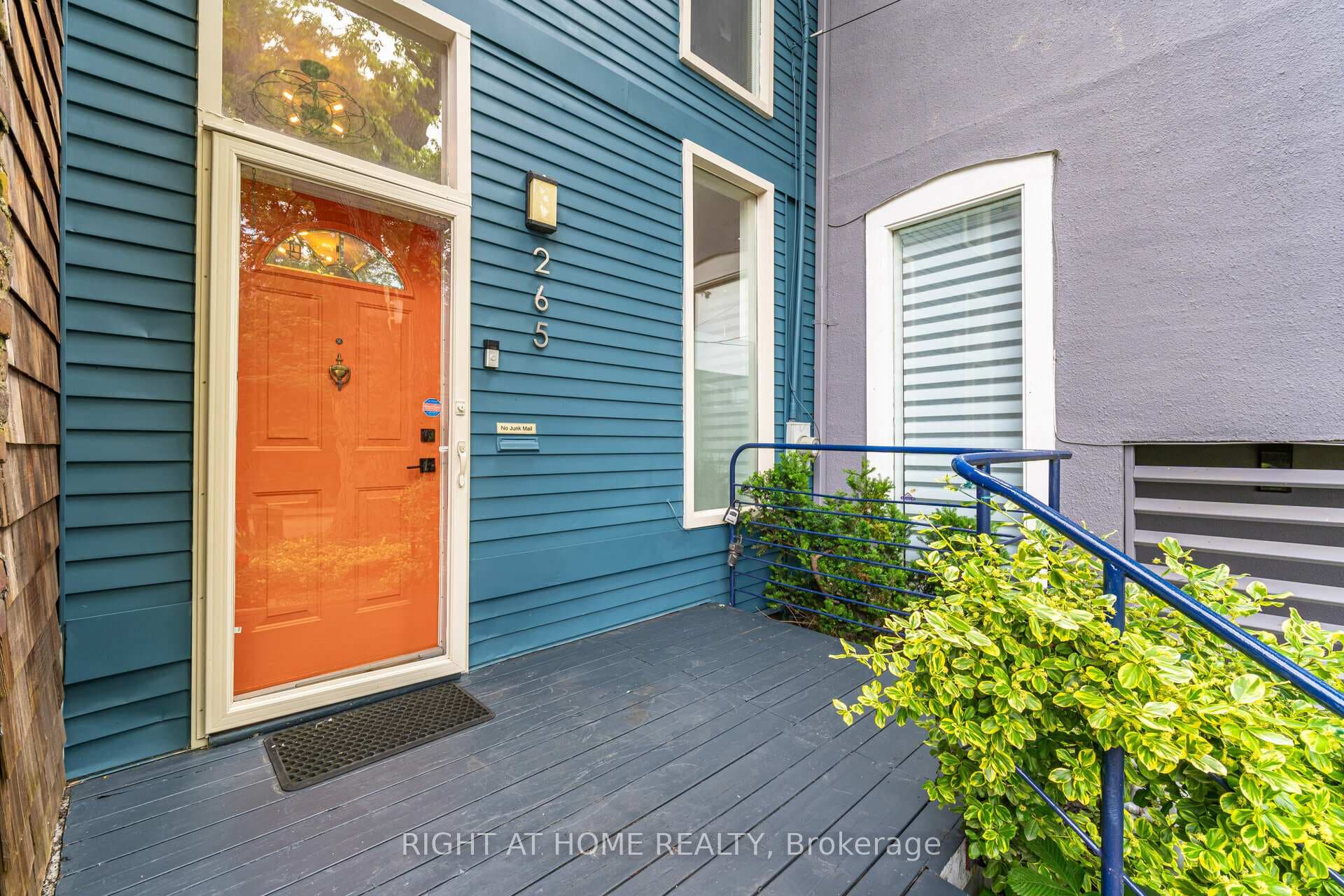 265 Berkeley Street photo 2