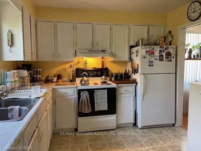 4497 SUSSEX Drive photo 8