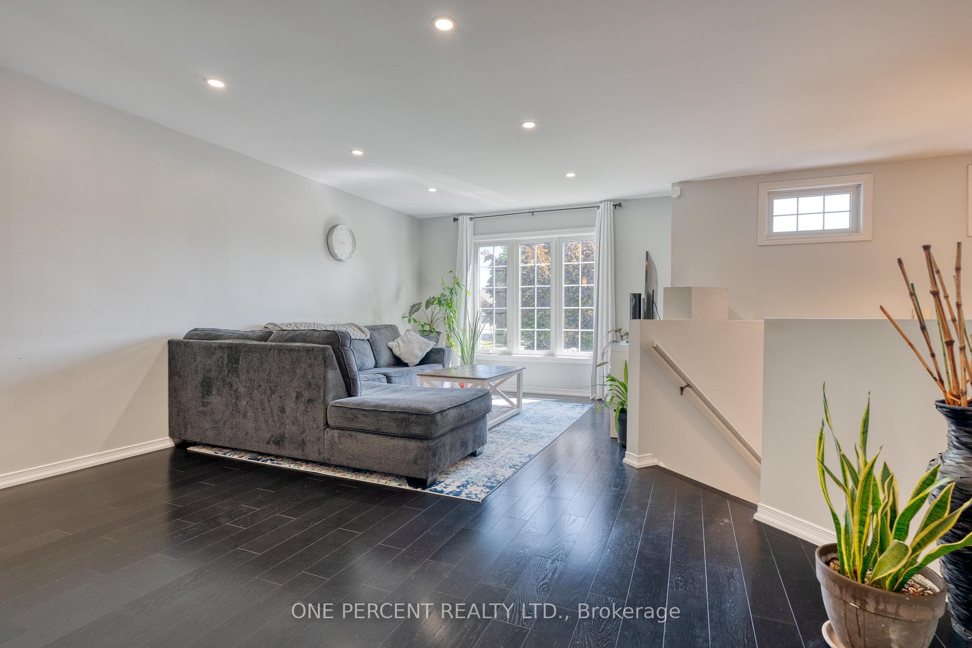12 Fuller Drive photo 8
