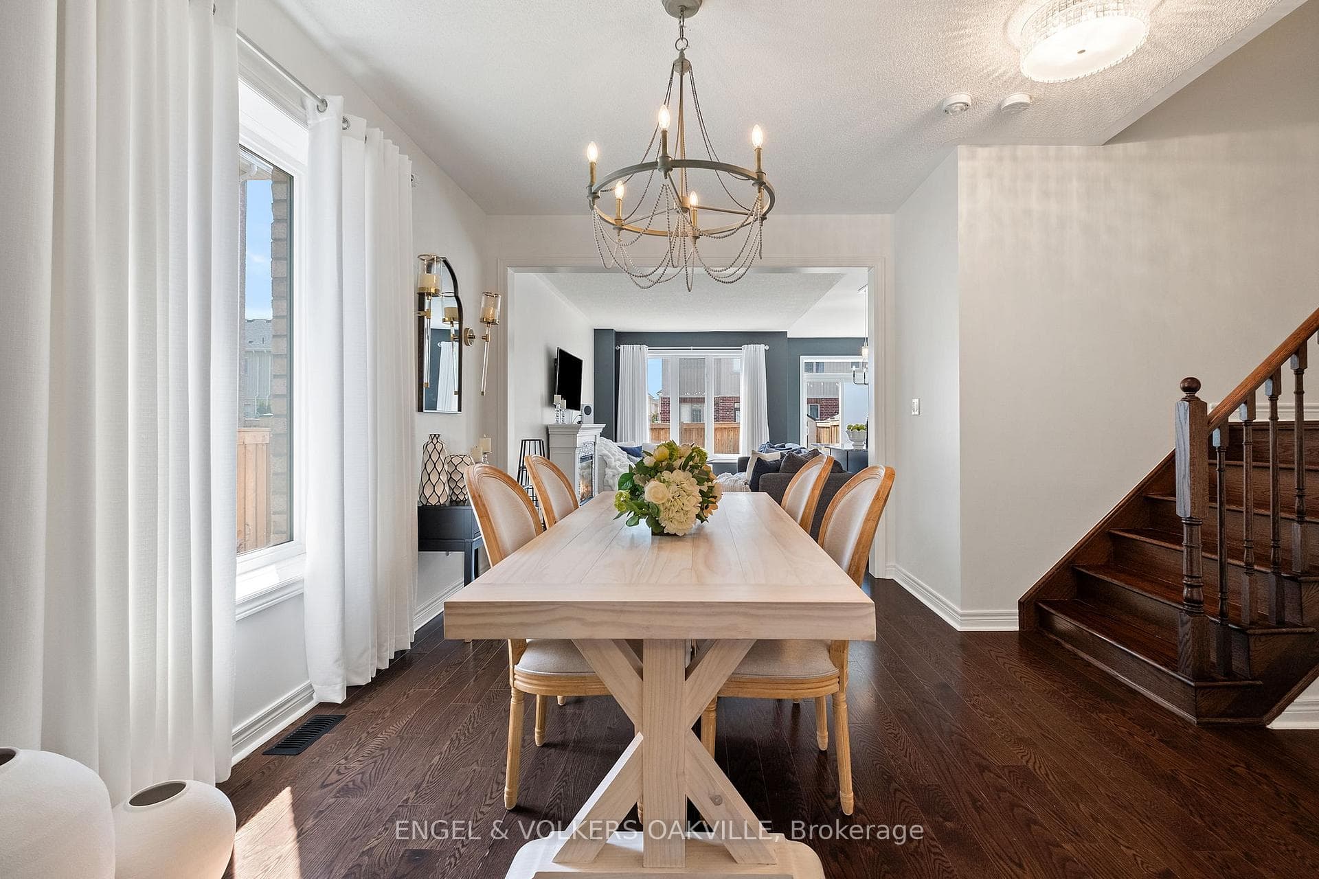 33 Sharpe Crescent photo 7