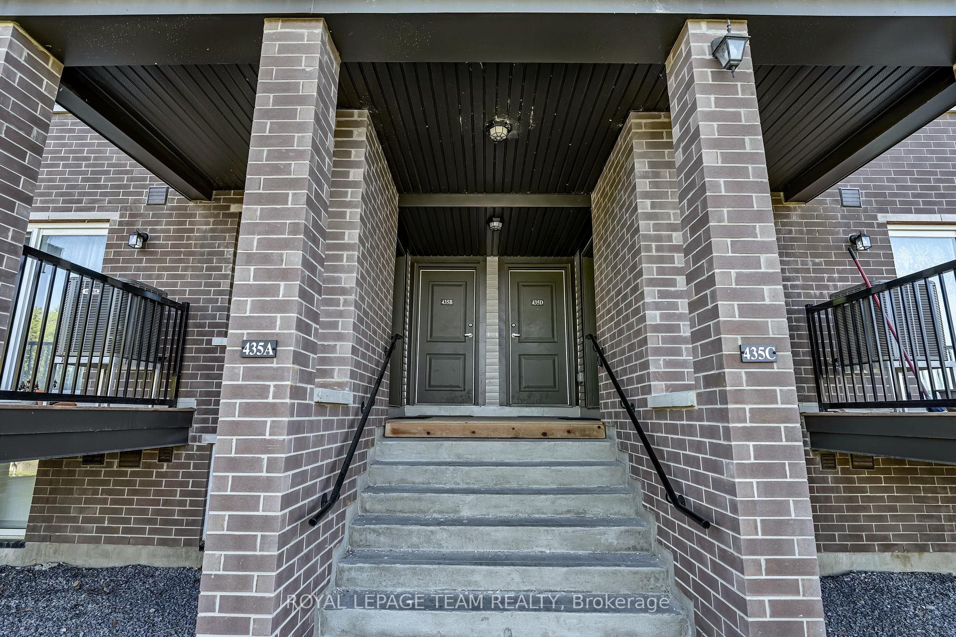 435 Eldorado Private Unit D photo 3