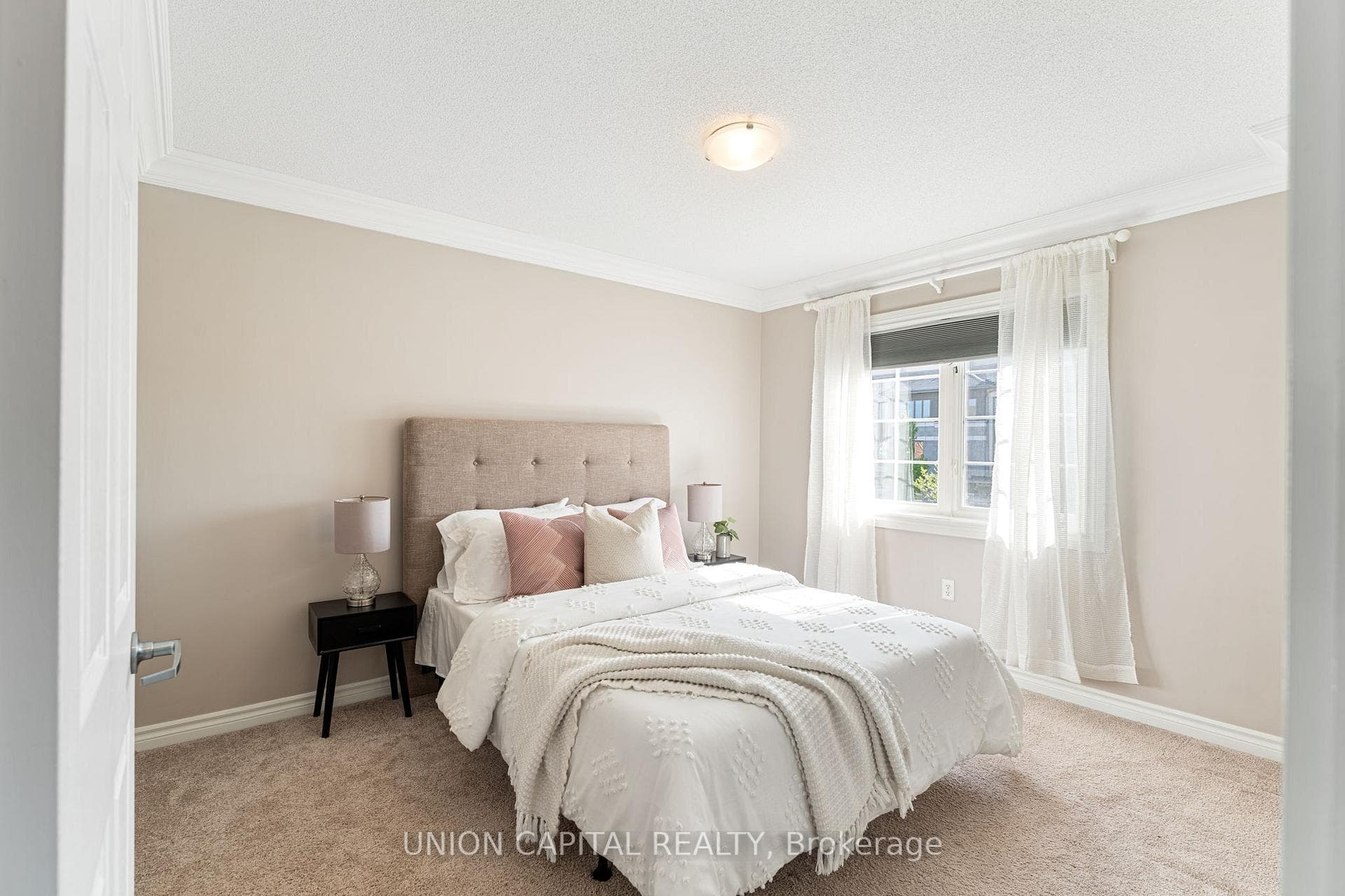 137 Civic Centre Drive photo 21
