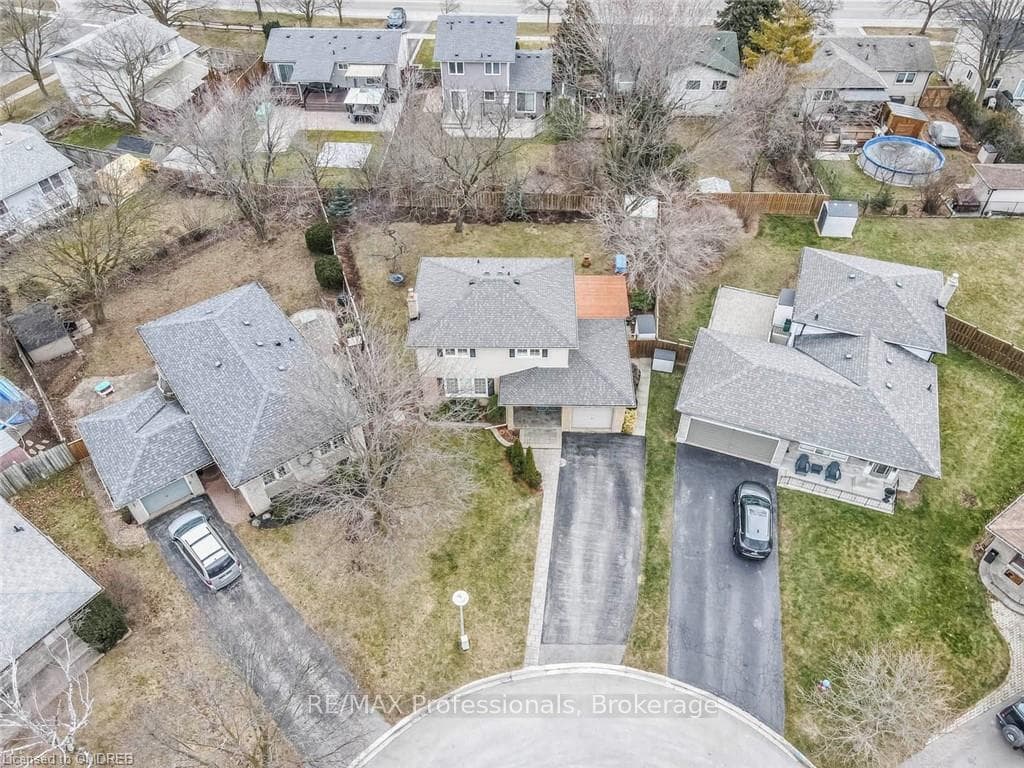 287 BASTEDO Court photo 3