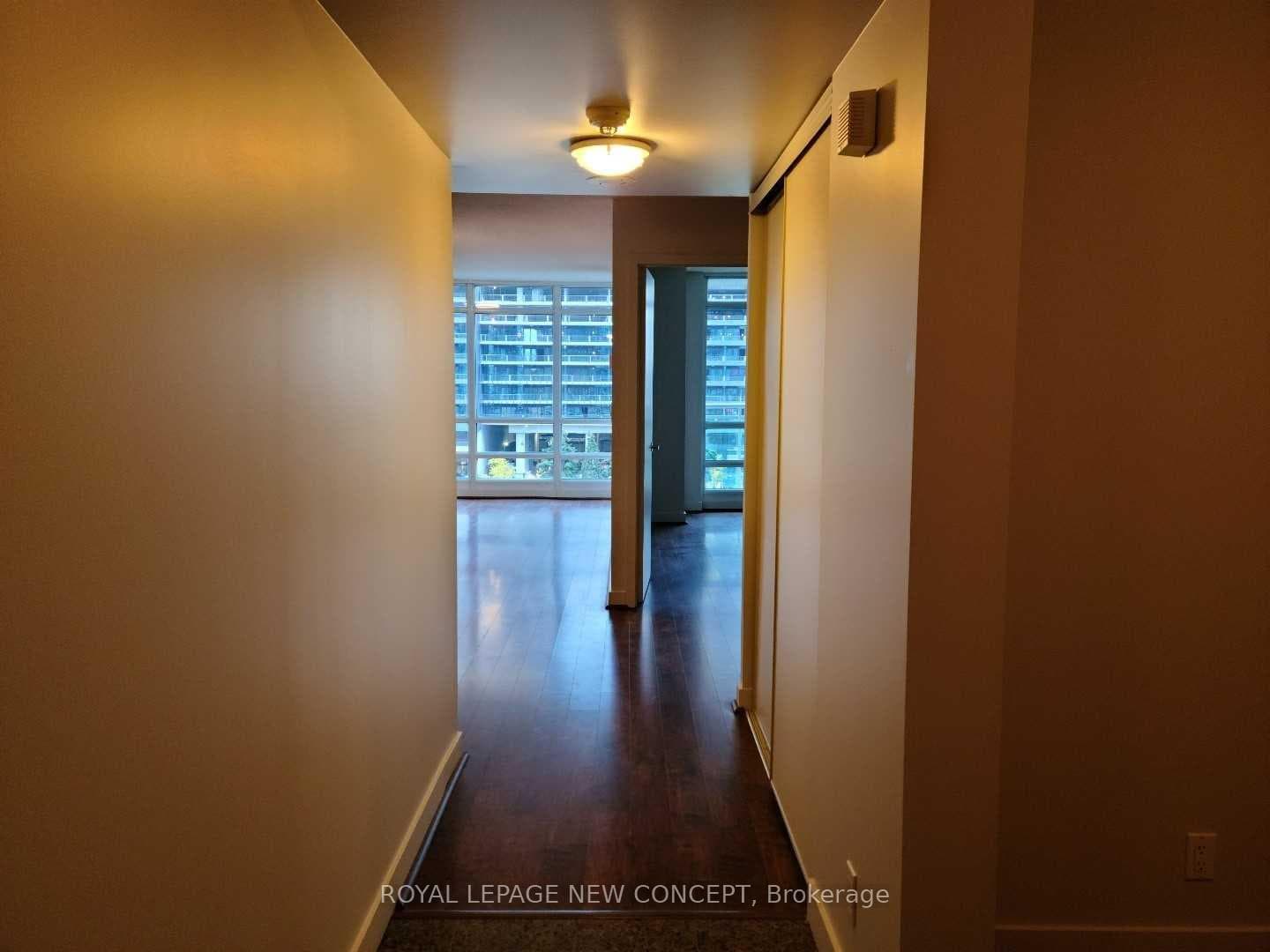 397 Front Street Unit 811 photo 2