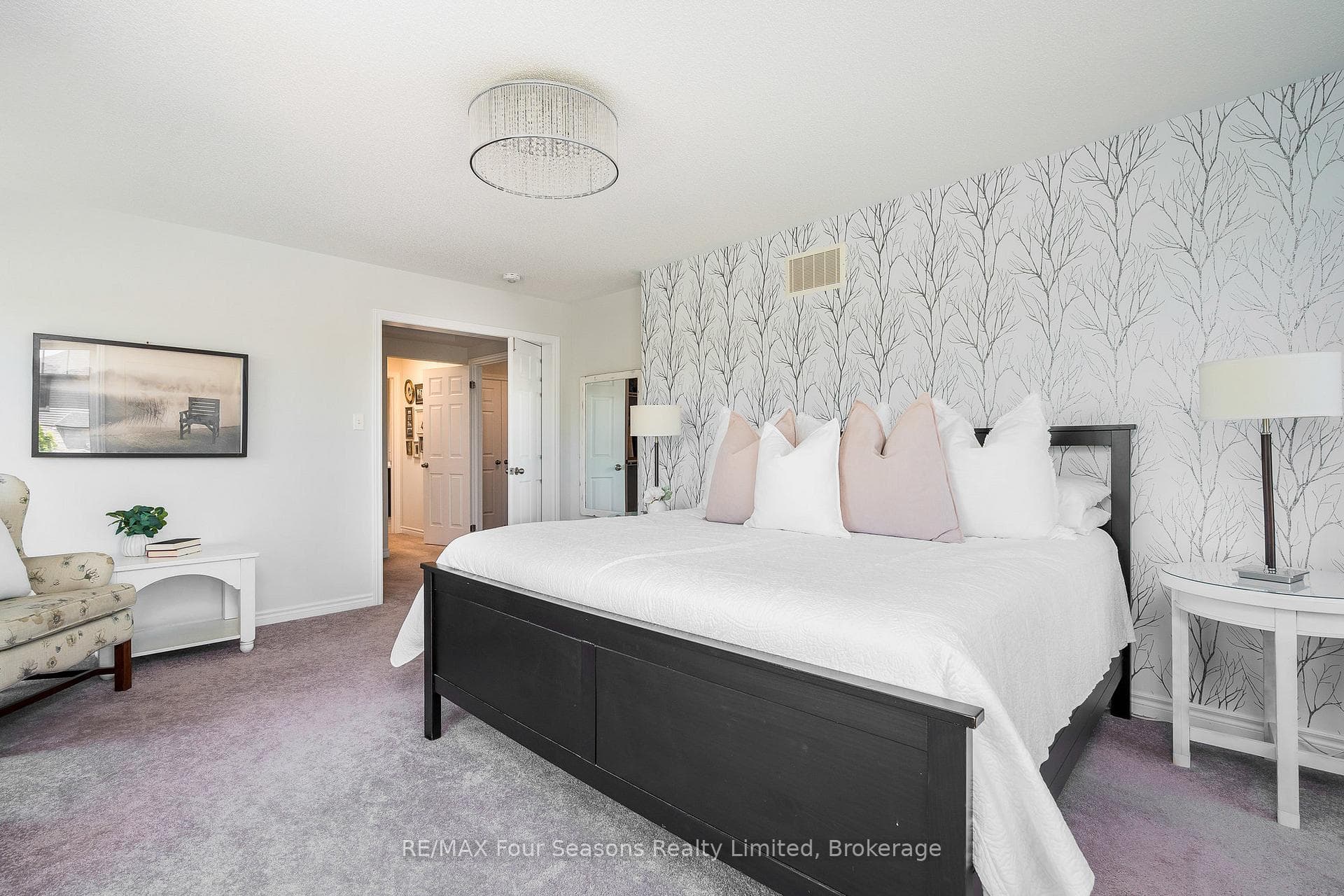 64 Kirby Avenue photo 21