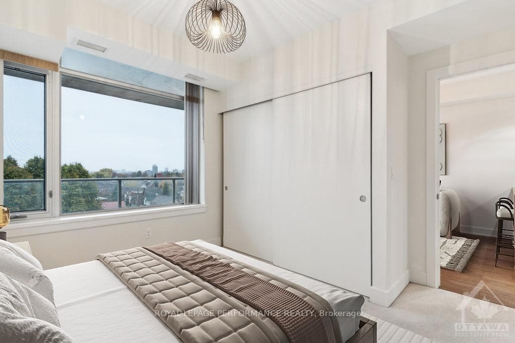 255 BAY Street Unit 813 photo 16