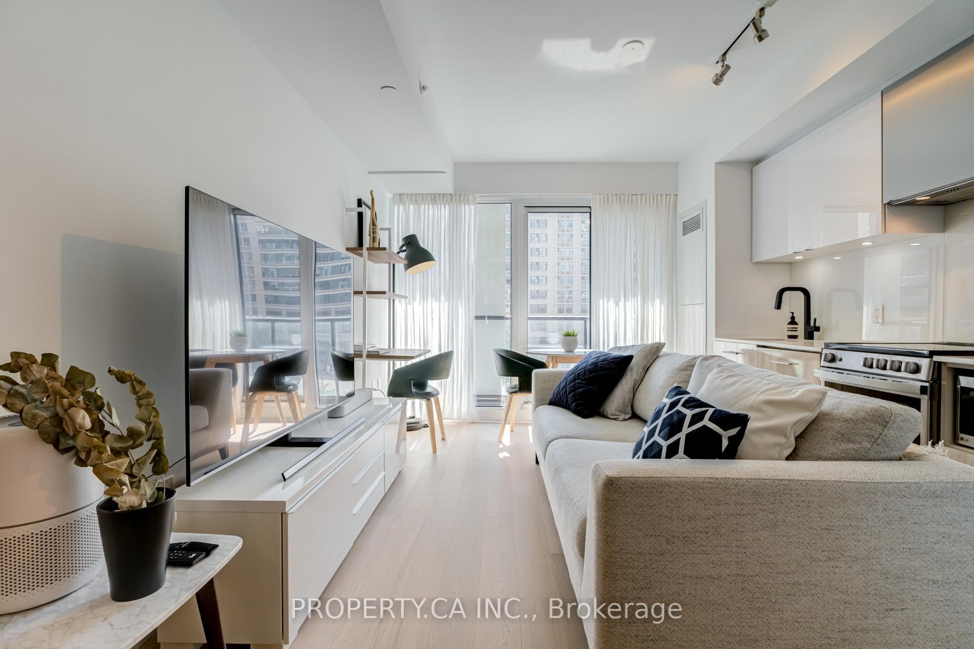 251 Jarvis Street Unit 318 photo 4
