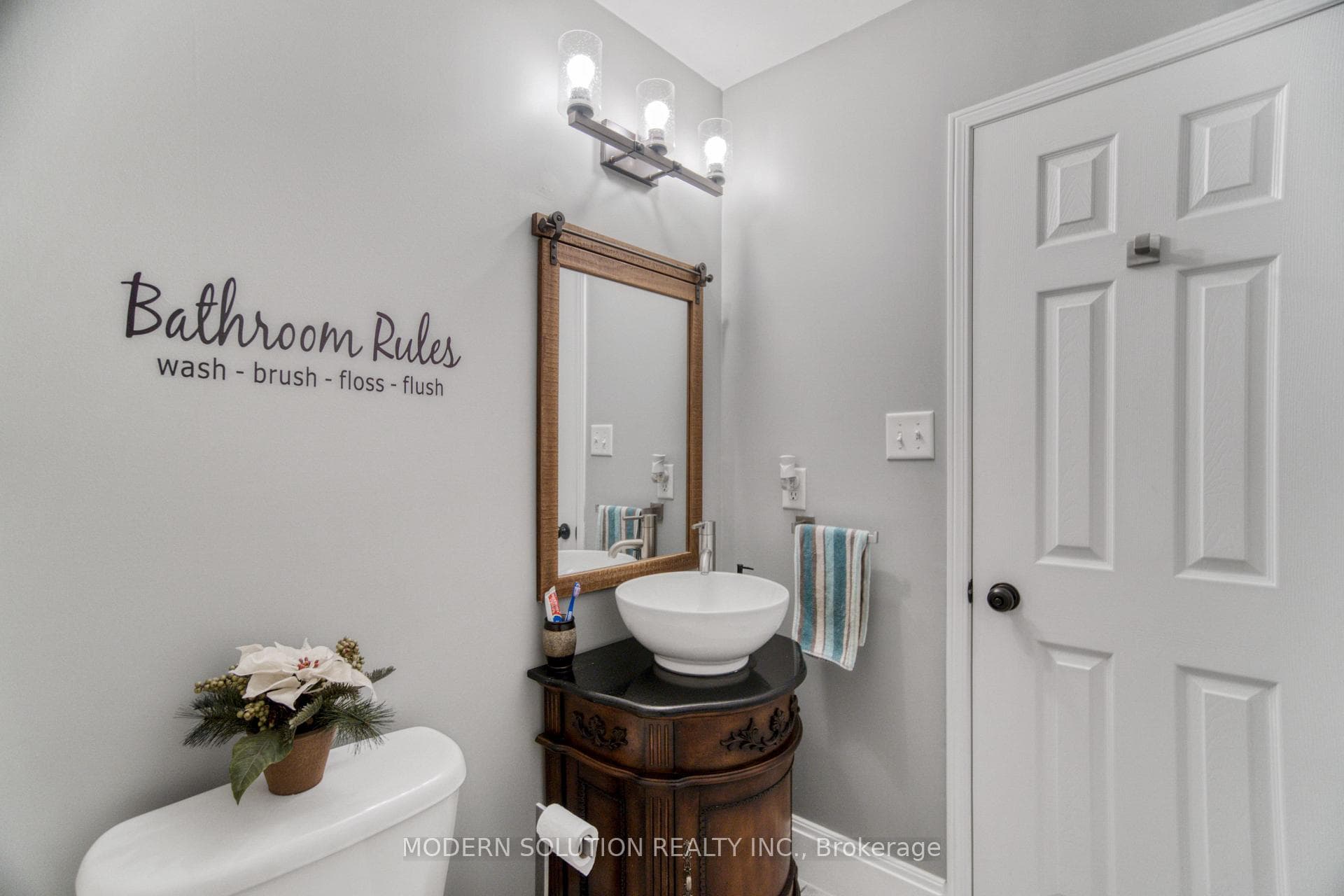 164 Blackburn Drive photo 23