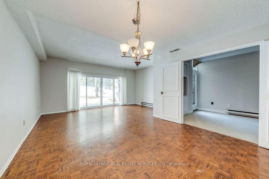 965 Inverhouse Drive Unit 105 photo 5