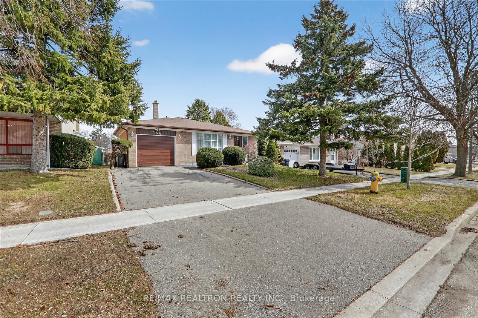 144 Merkley Square photo 2