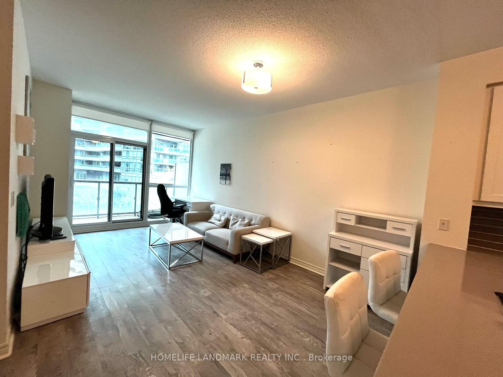 25 Lower Simcoe Street Unit 323 photo 7