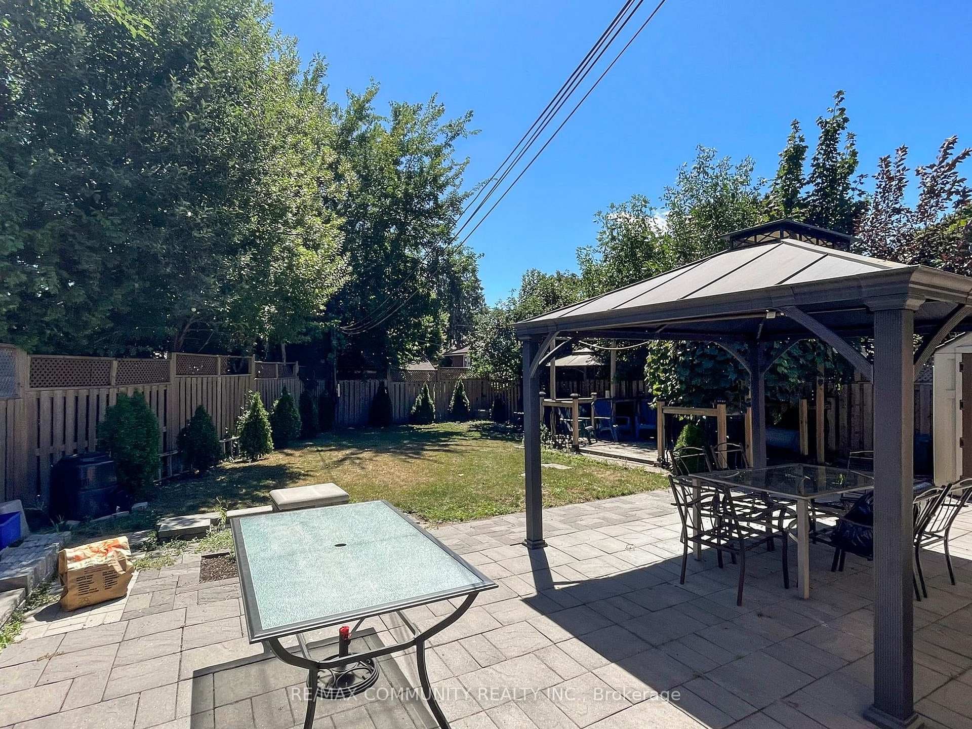 119 Rochman Boulevard photo 39