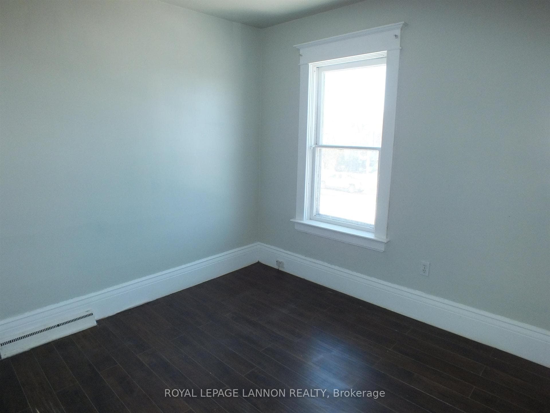 611 Vickers Street photo 22