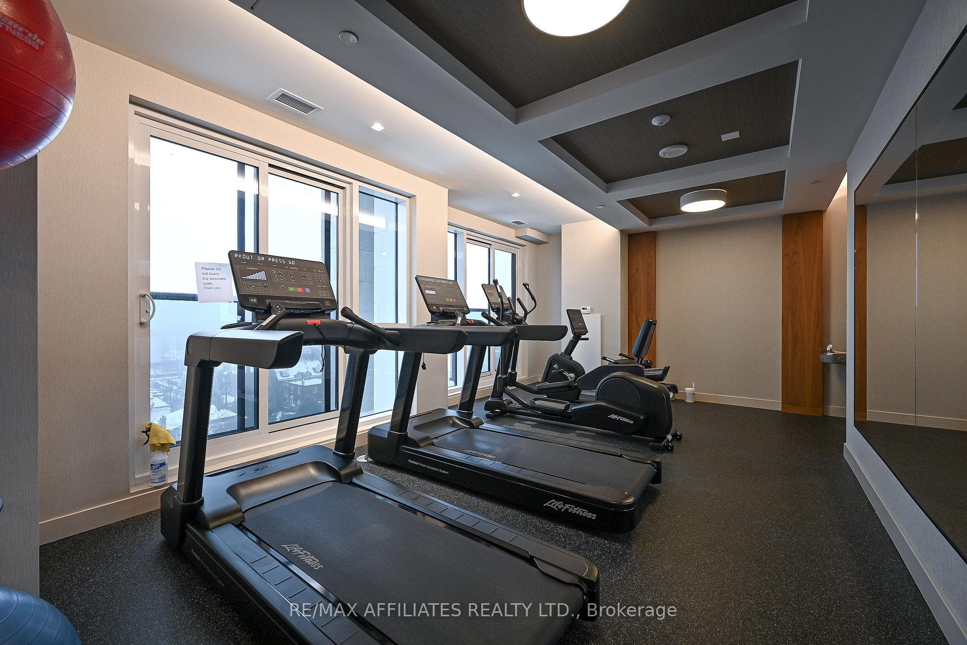 560 Rideau Street Unit 611 photo 22