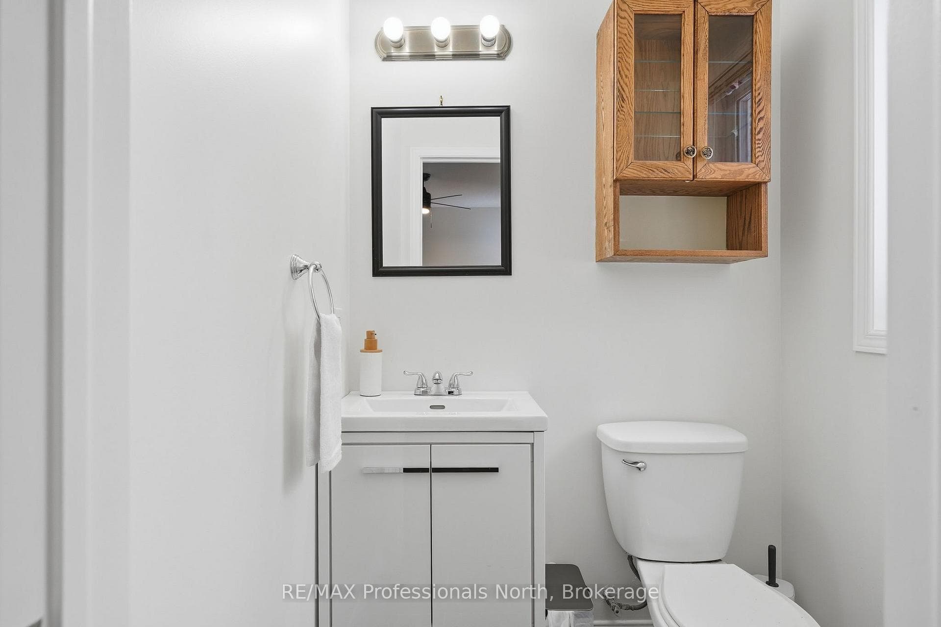 1036 Post Road photo 18