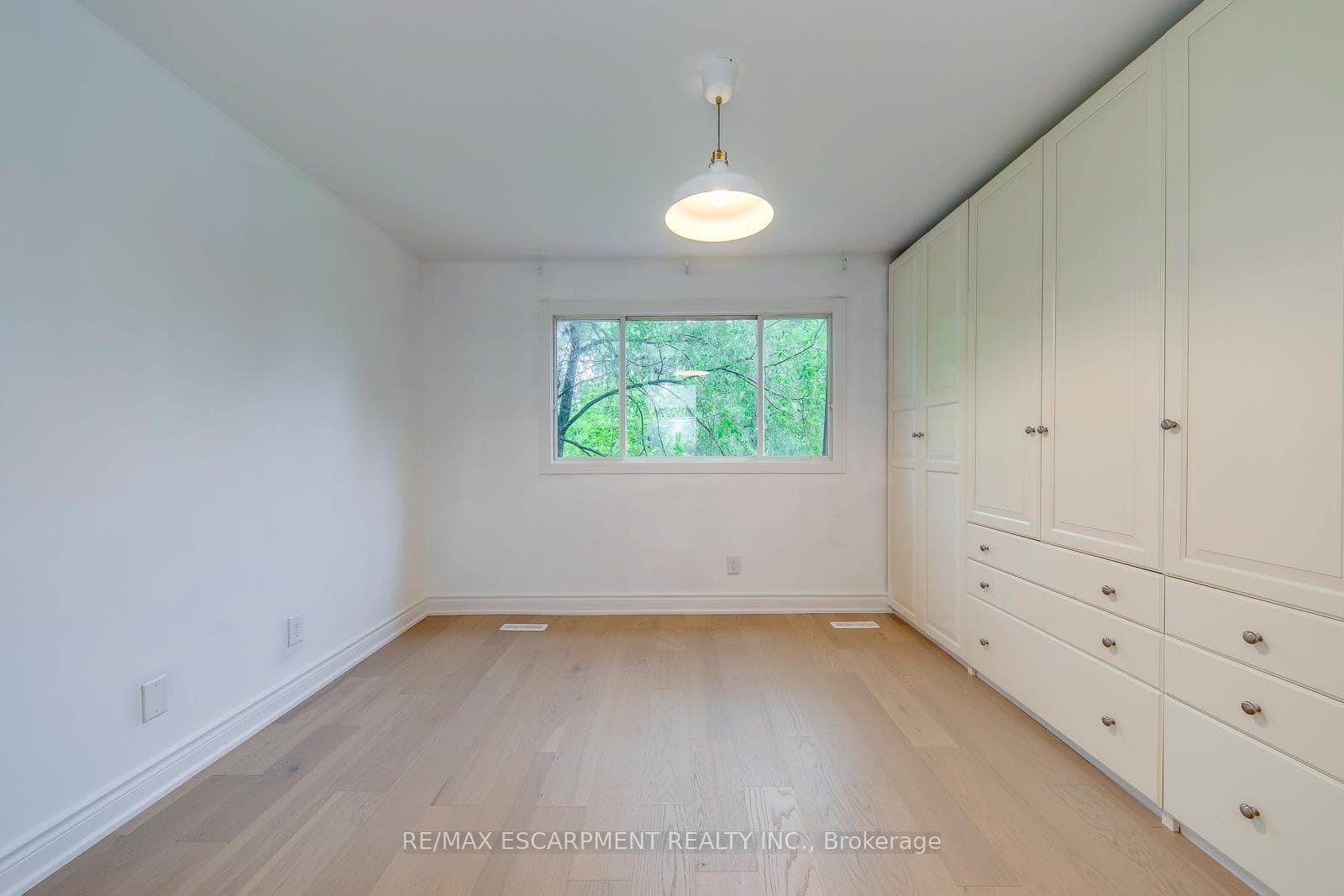 170 Cavendish Court photo 28