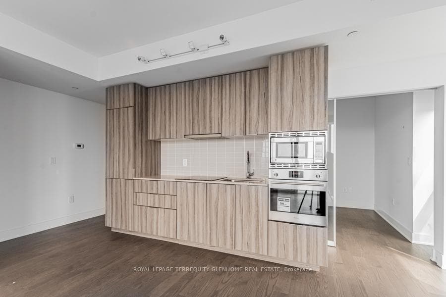 955 Bay Street Unit 3106 photo 4