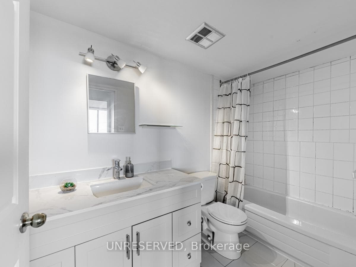 10 Tapscott Road Unit 906 photo 9