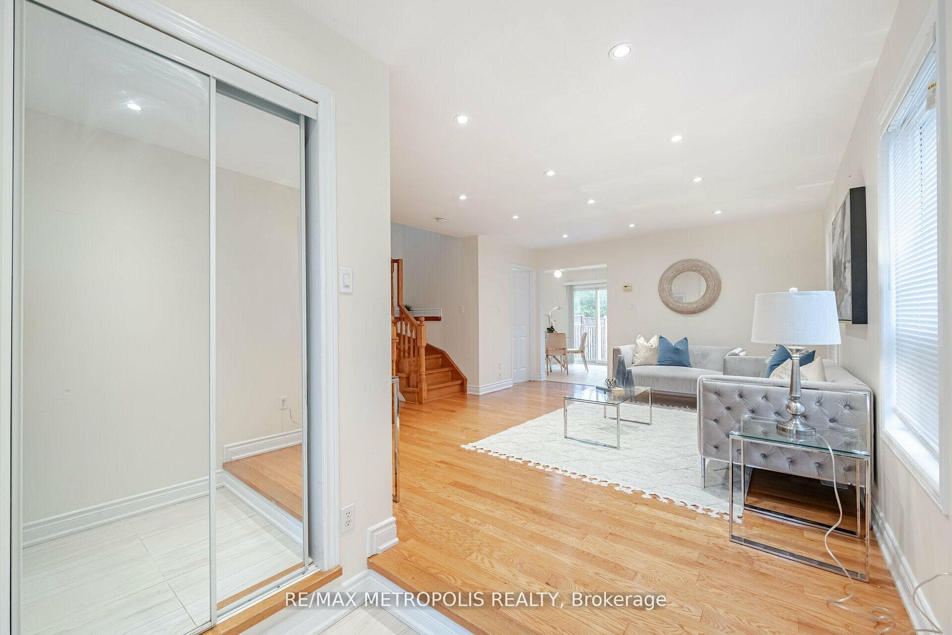 27 Prince Crescent photo 3
