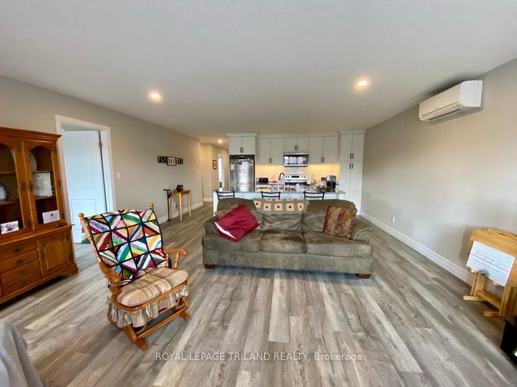 111 Allen Street Unit 2 photo 6