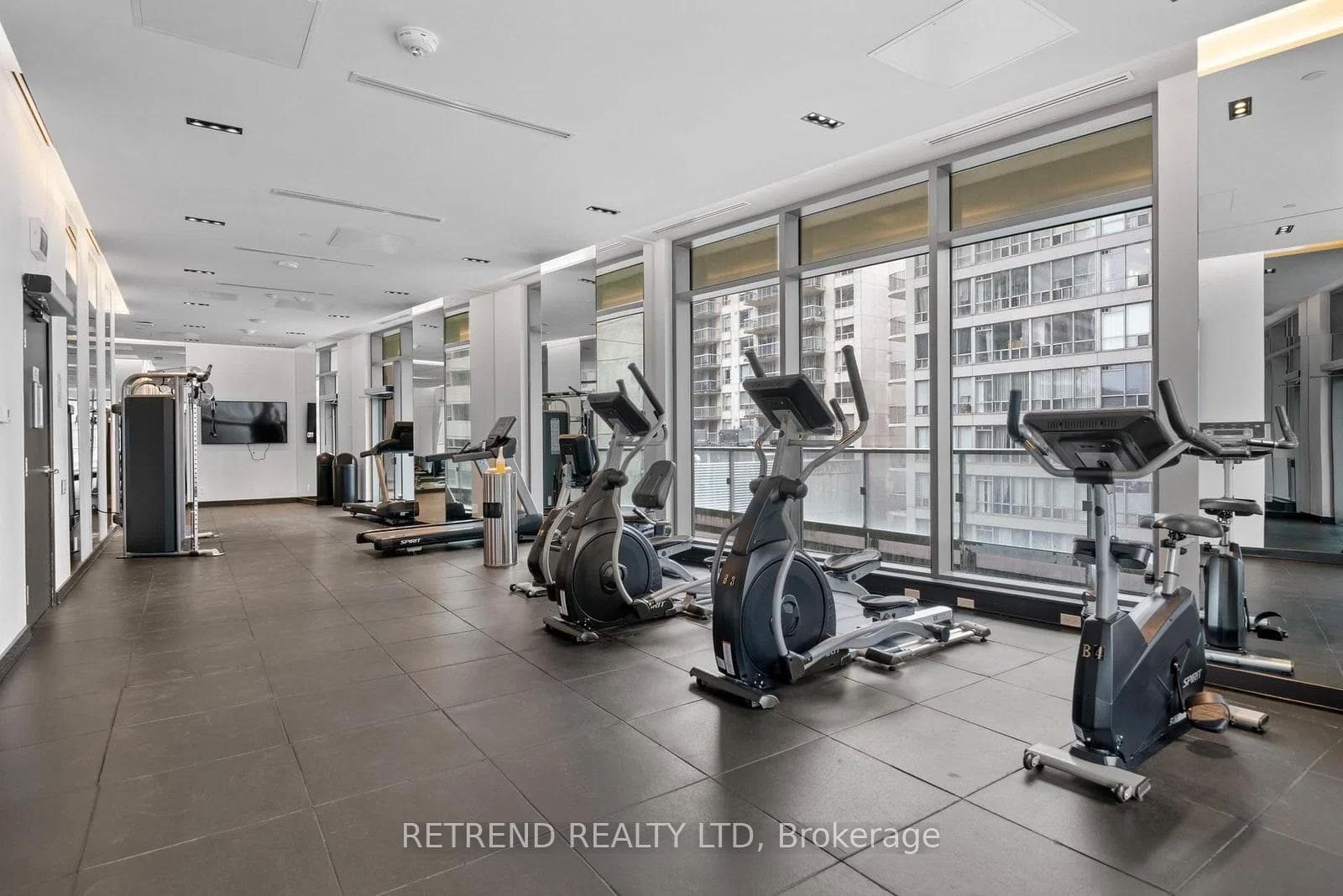 2221 Yonge Street Unit 2504 photo 17
