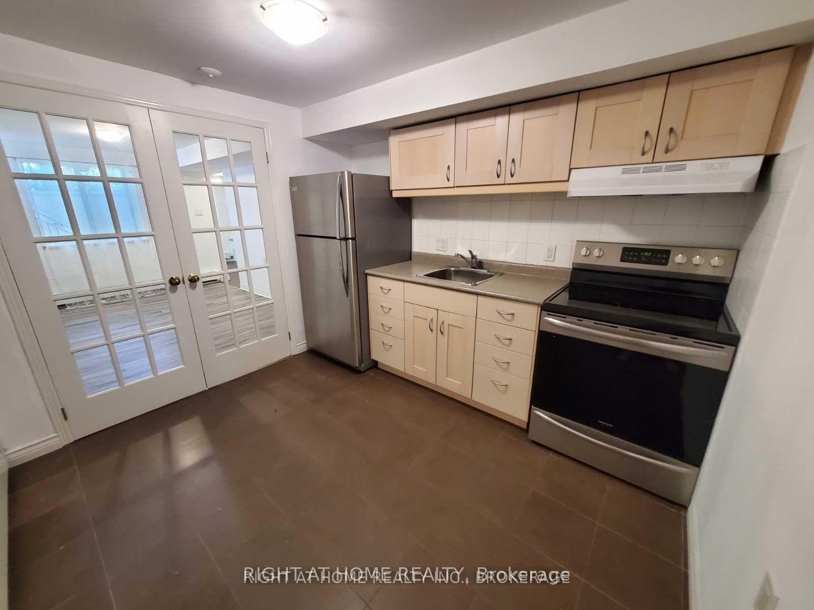 162 Bartlett Avenue photo 31