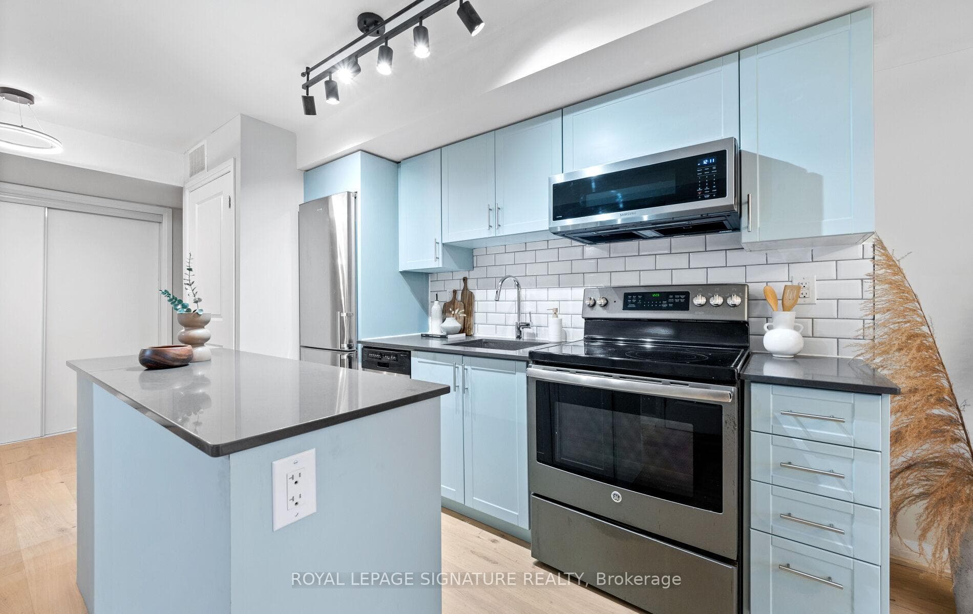 183 William Duncan Road Unit 10 photo 15