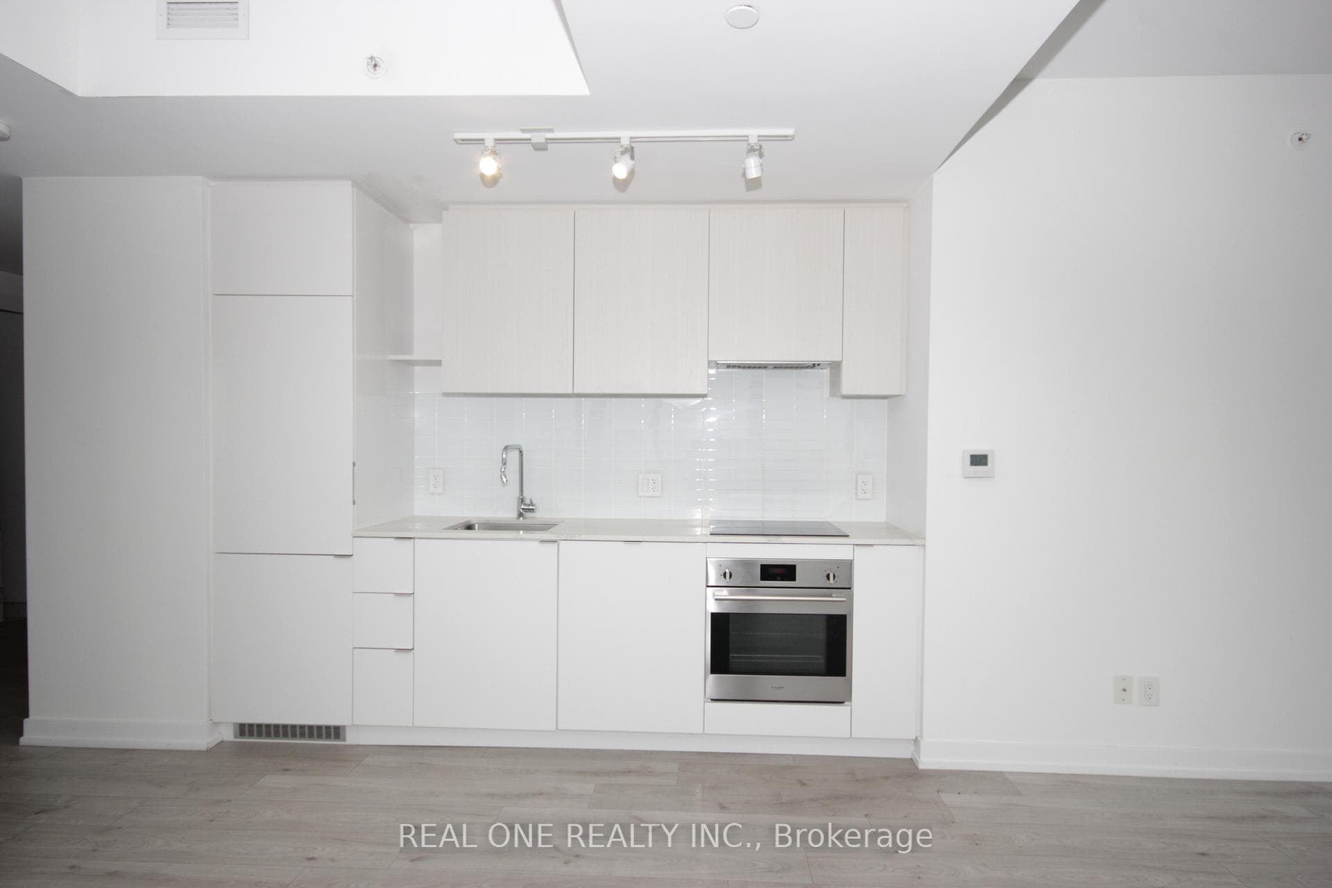 161 Roehampton Avenue Unit 4008 photo 7