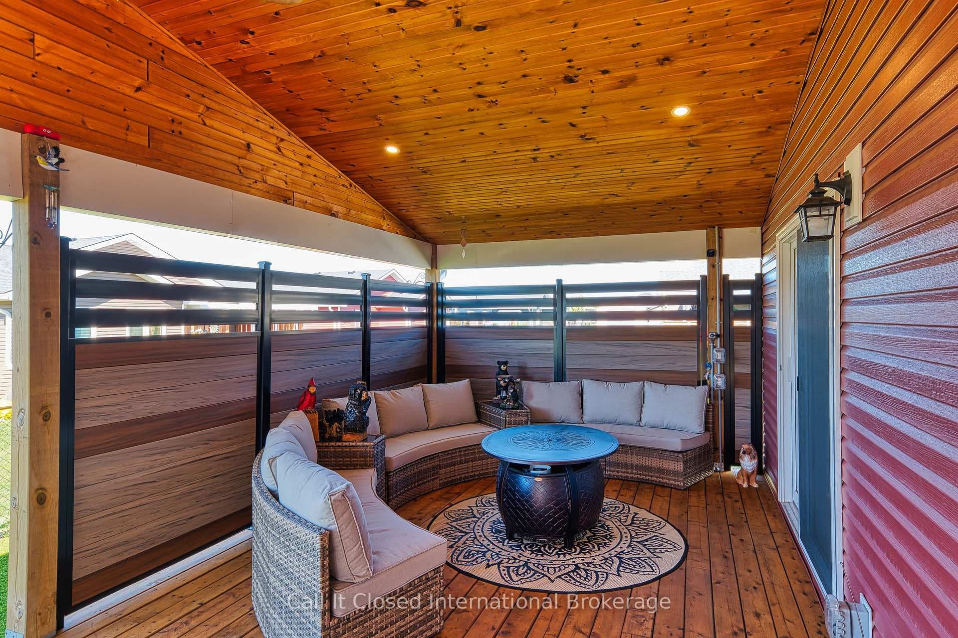 85 Huron Heights Drive photo 16