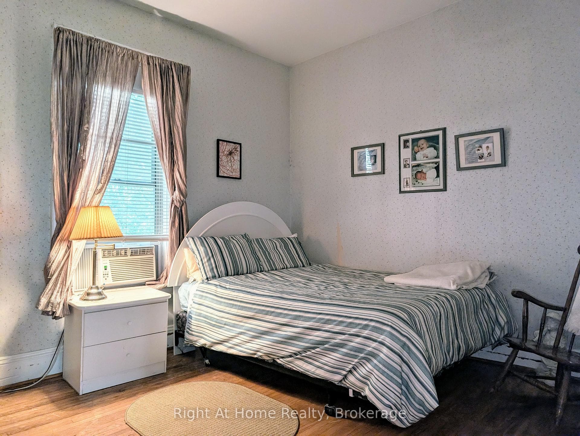 142 Douro St Street photo 13