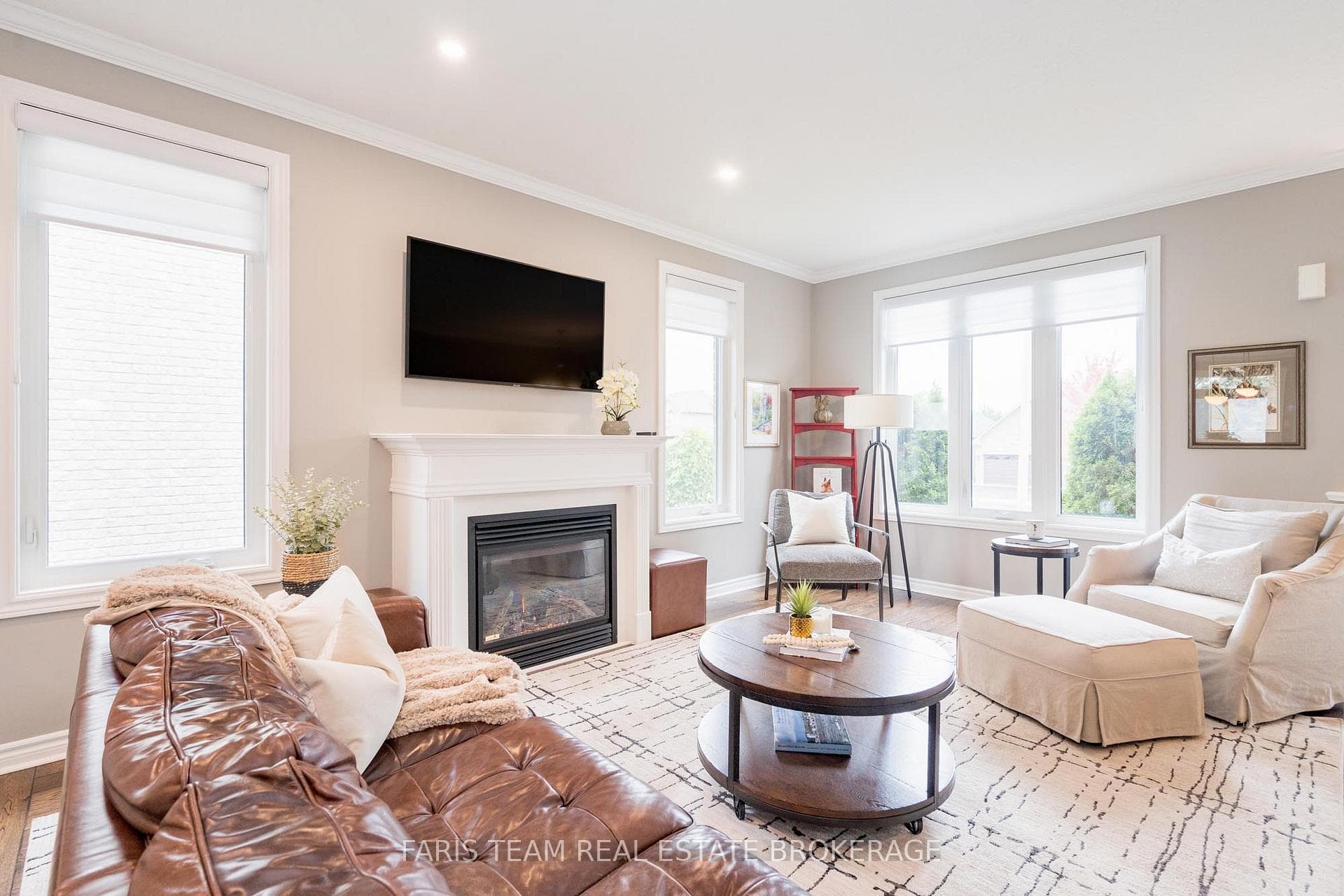 135 Sandringham Drive photo 14