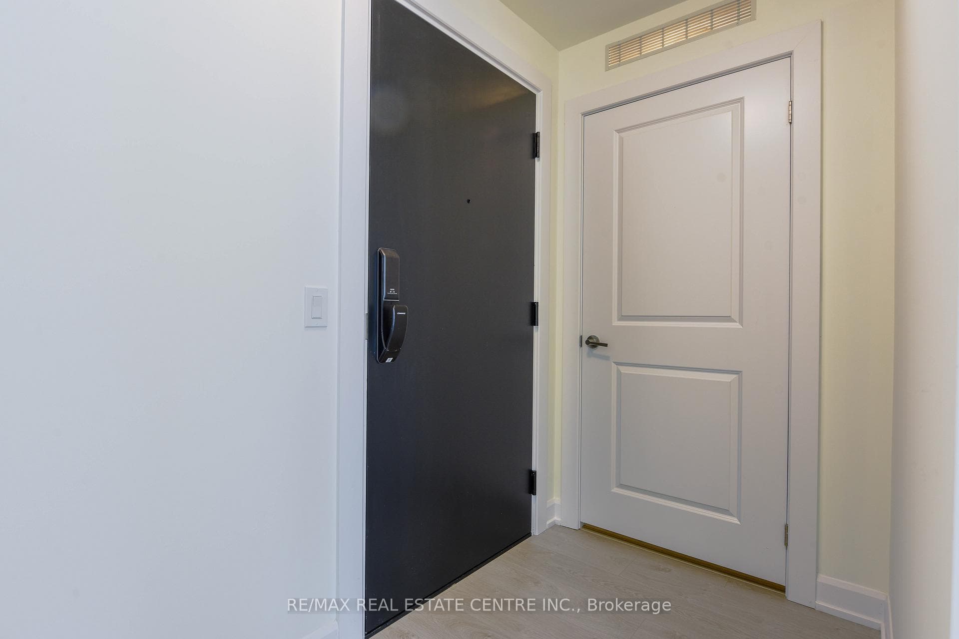 3220 William Coltson Avenue Unit 1801 photo 5