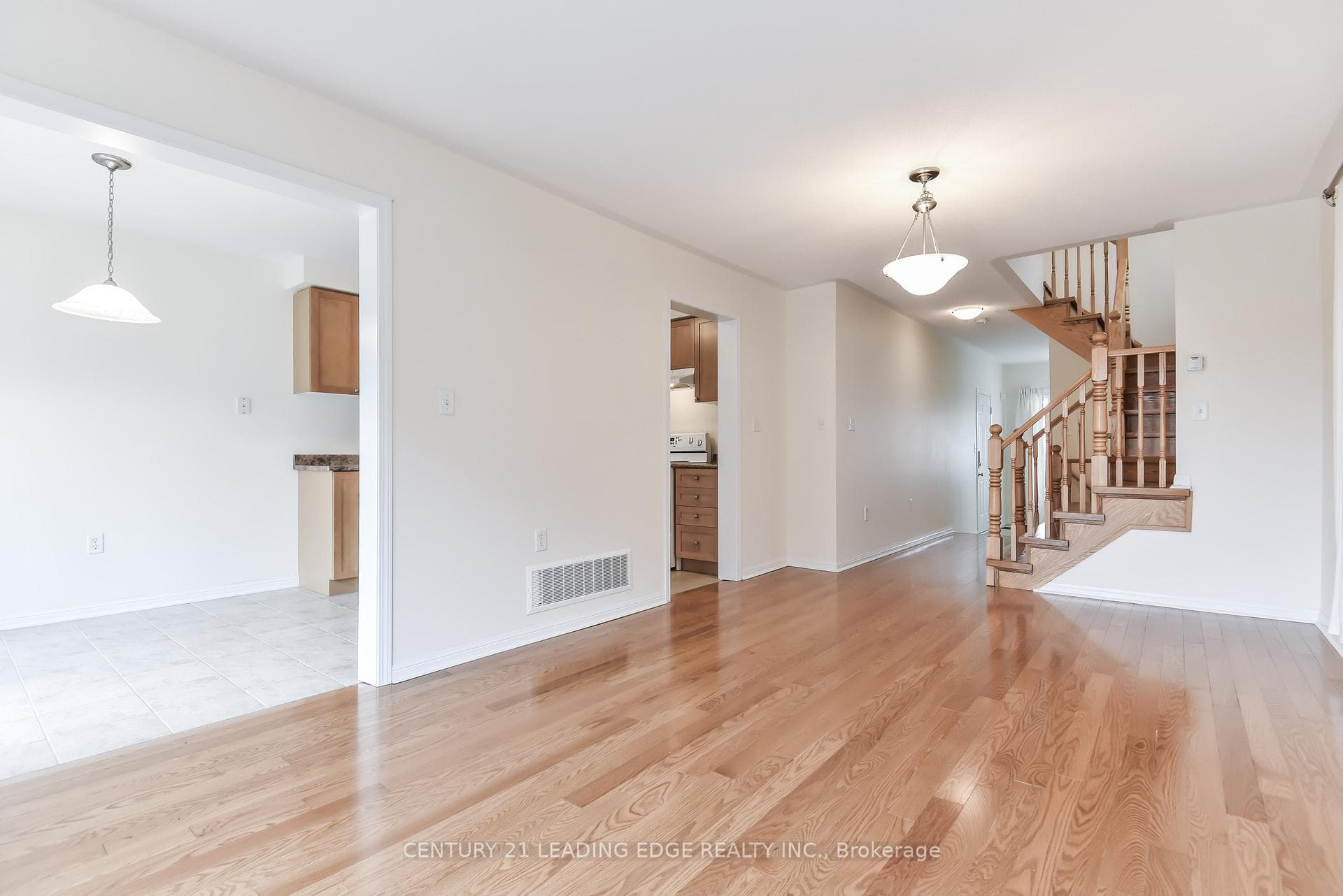 211 Weldon Road photo 7