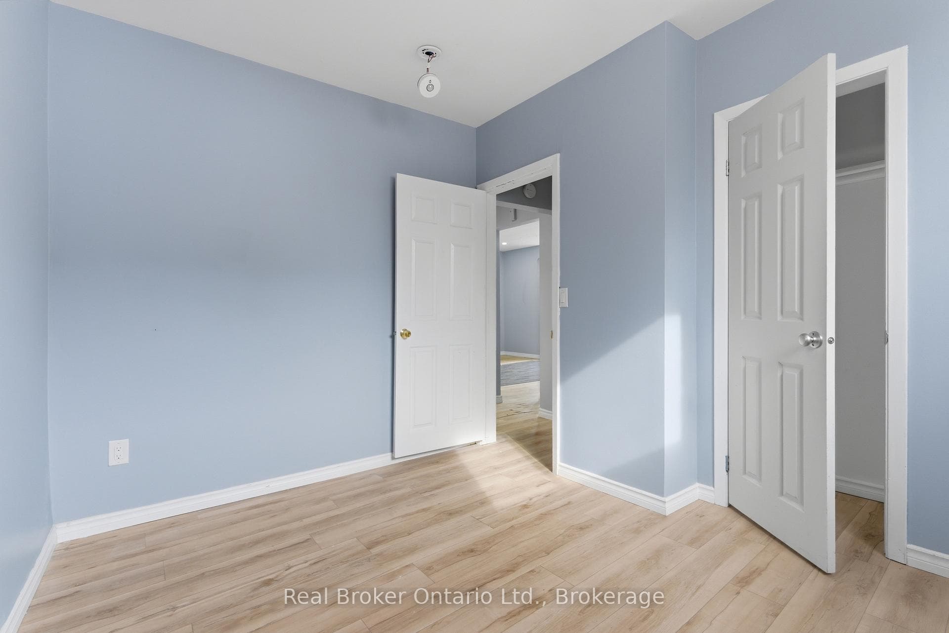 880 LAWRENCE Road photo 24