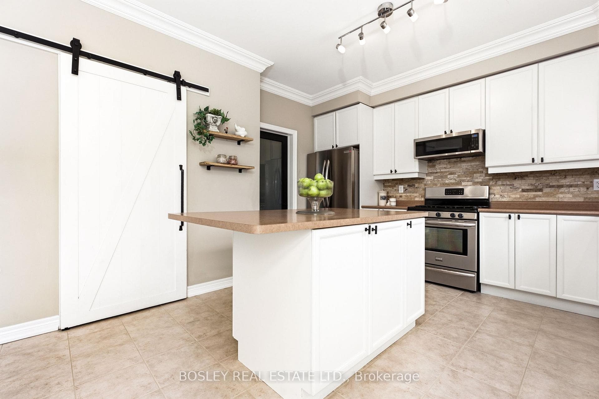 2160 Highcliffe Way photo 14