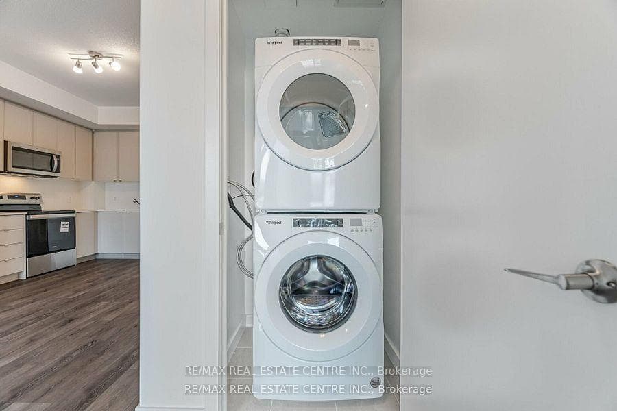 1440 Clarriage Court Unit 210 photo 24