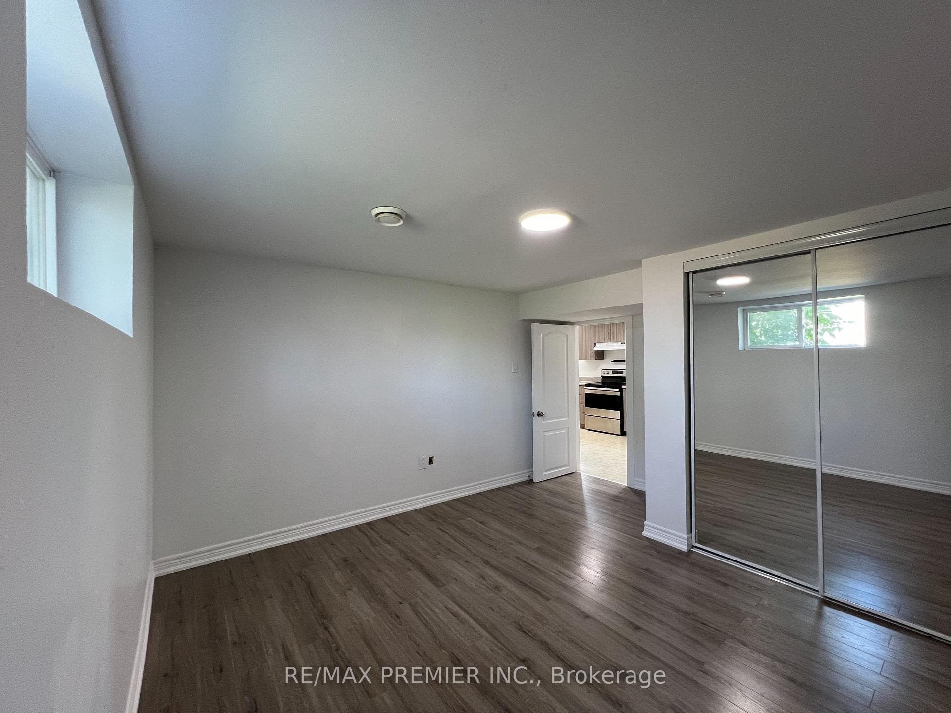 111 Jay Street Unit Bsmt photo 21
