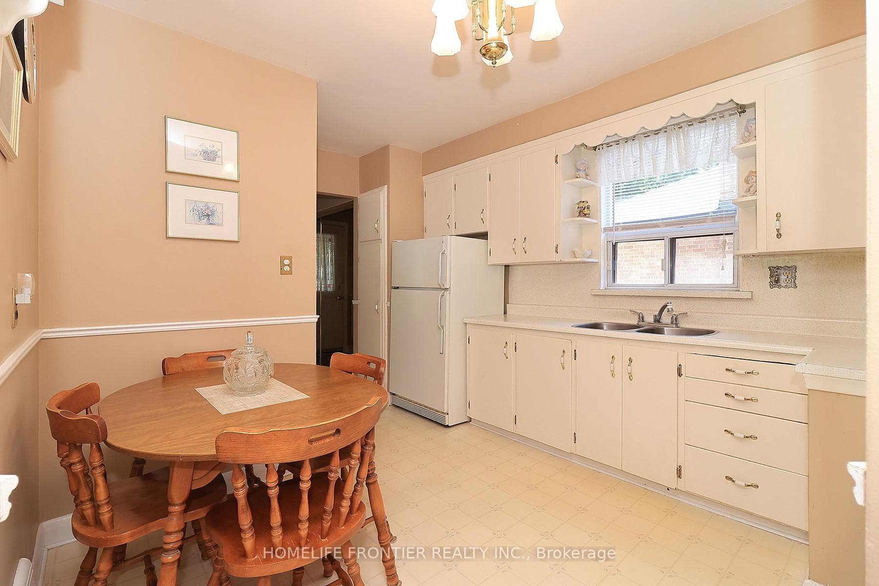 120 North Carson Street photo 9