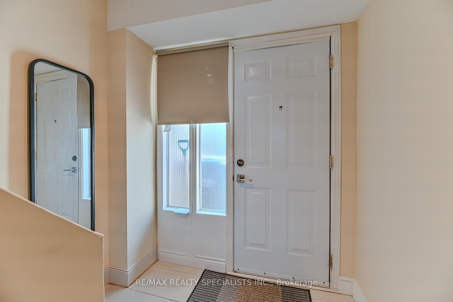 100 Ellis Drive photo 3
